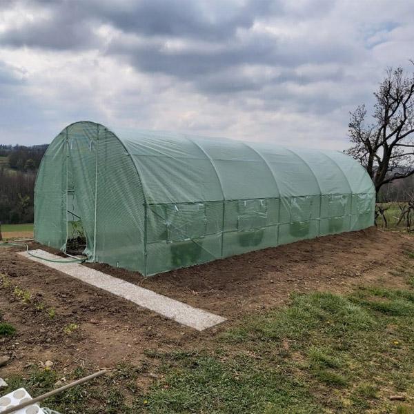 Olga Madarová - Veľmi spokojná s nákupom. Fóliovník sme bez problémov postavili a už sme všetko aj vysadili.